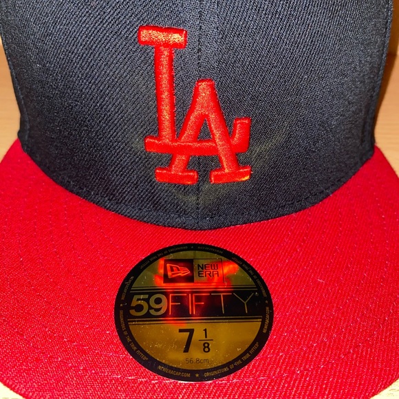 Los Angeles Dodgers Black & Red 59FIFTY Fitted Cap - Picture 2 of 9